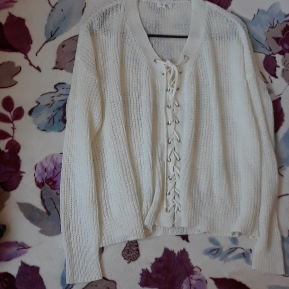 Debut Sueter - Picture 2 of 10